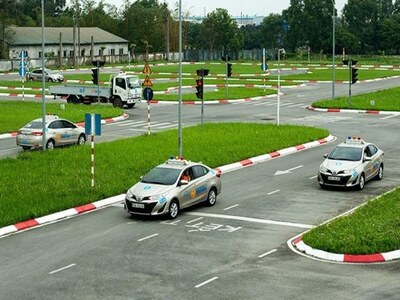 Luôn cẩn thẩn xử lý tình huống và đừng chủ quan trước khi chip trên xe báo bài thi đã hoàn thành
